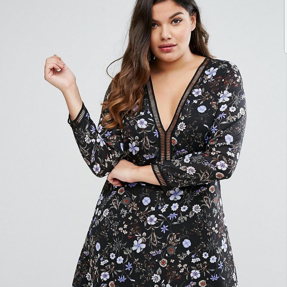 {16} BooHoo Black Floral Tea Dress w/ Ladder Trim